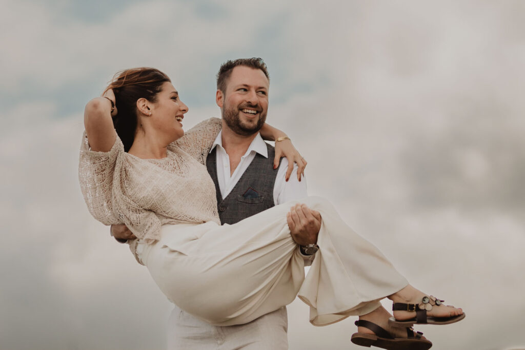 the unseen photography dreamy couple photo shoot in tuscany