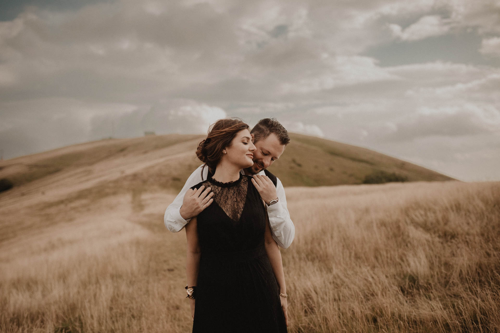 the unseen photography dreamy couple photo shoot in tuscany