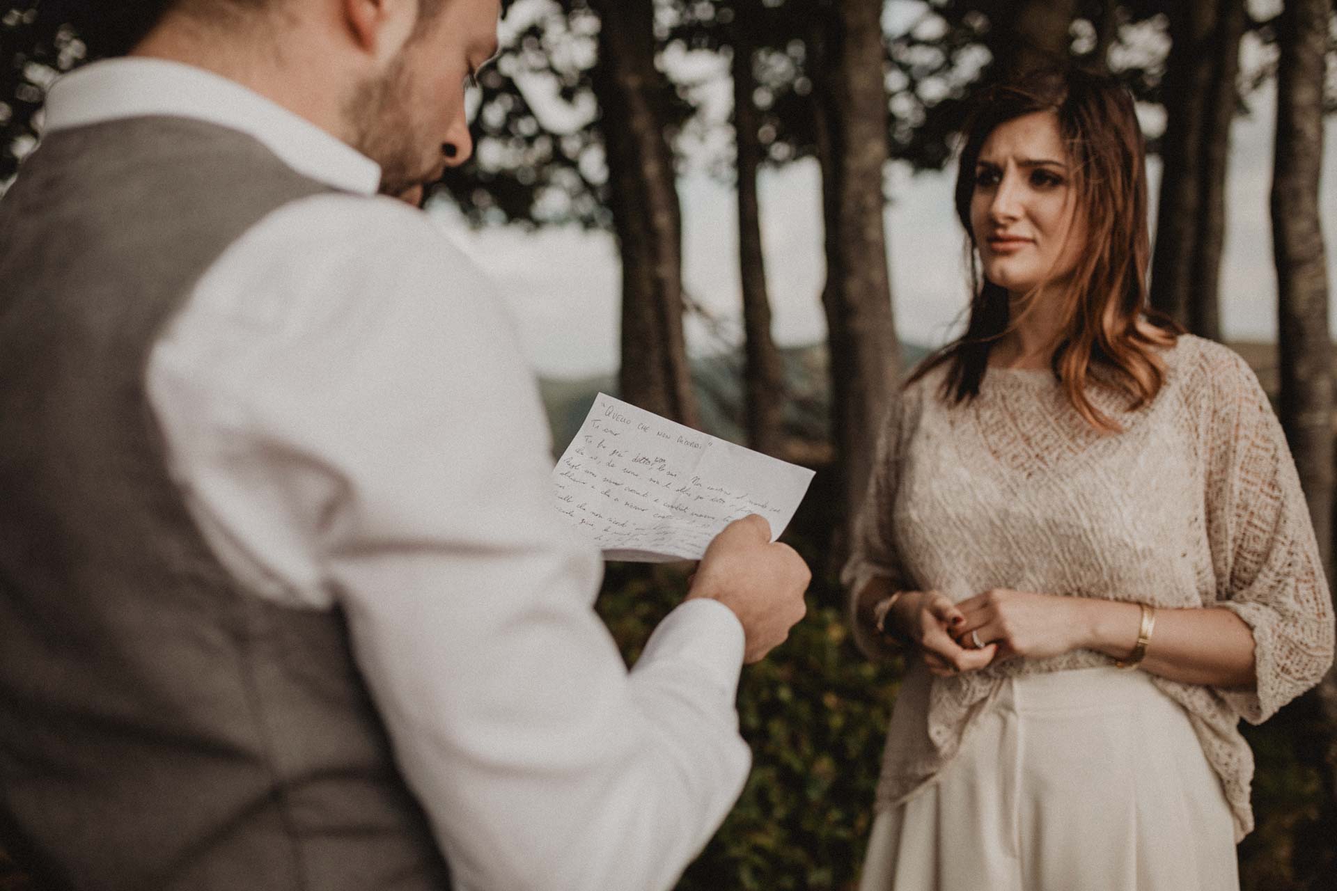 the unseen photography dreamy couple photo shoot in tuscany