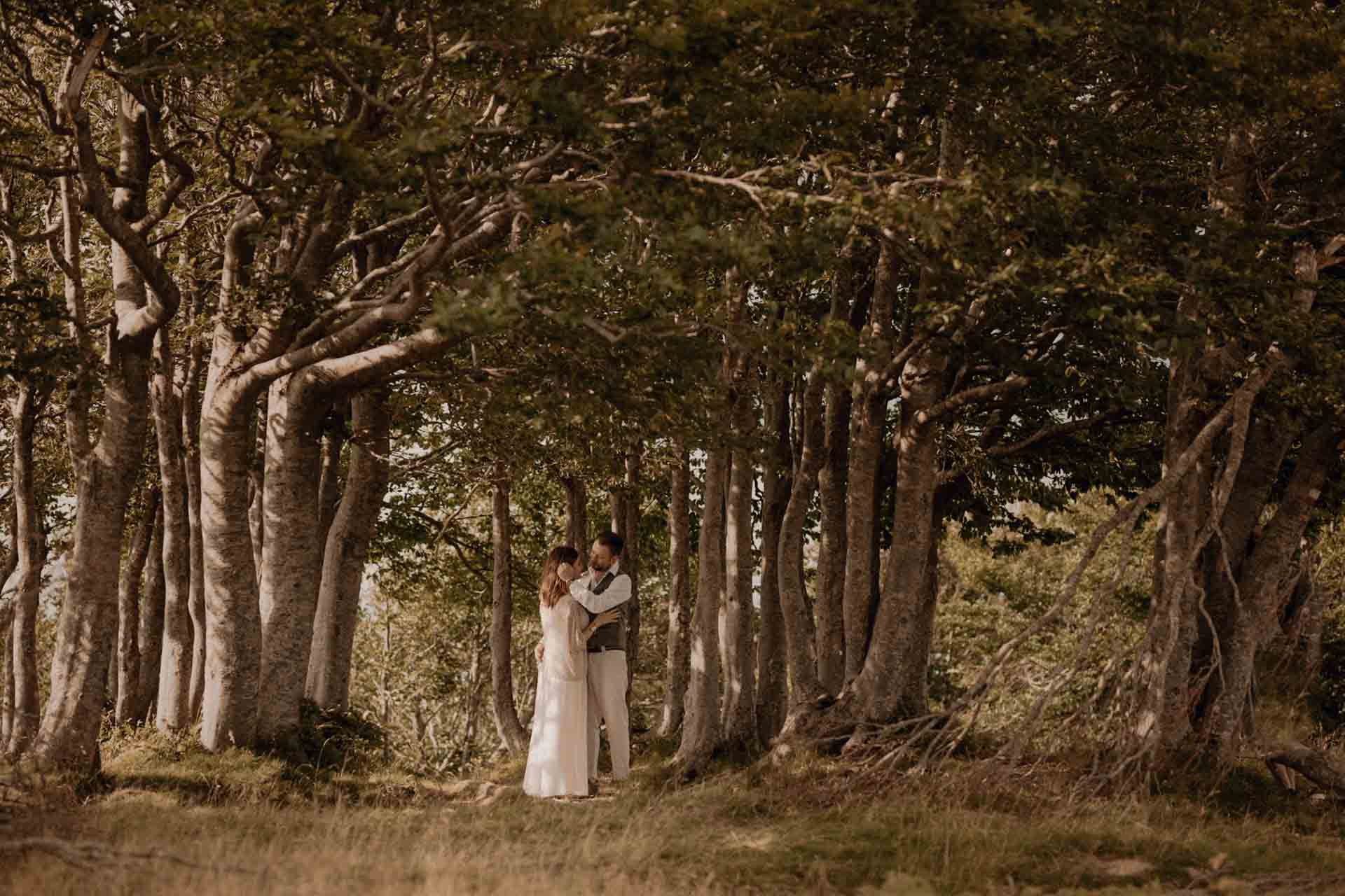 the unseen photography dreamy couple photo shoot in tuscany