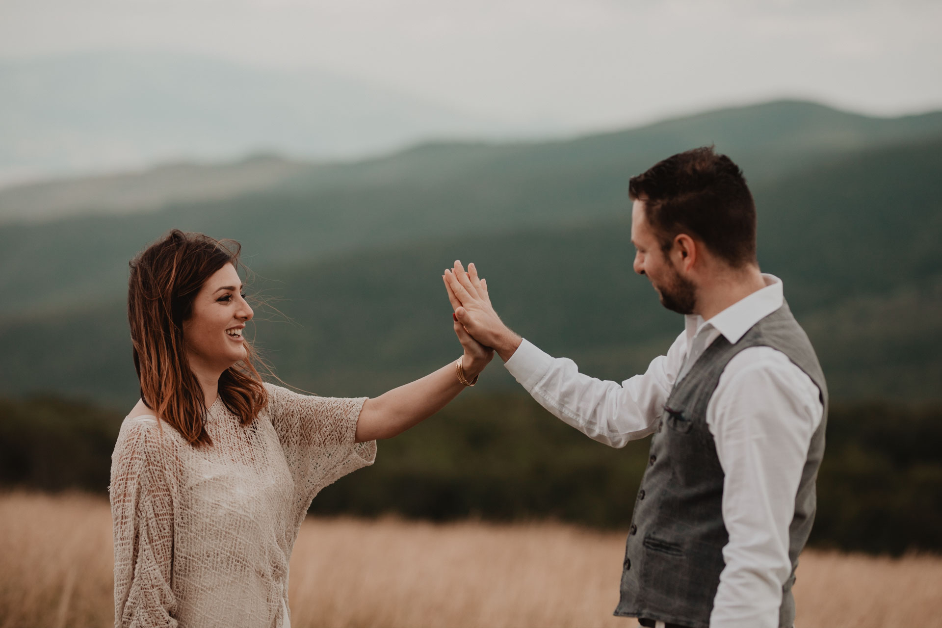 the unseen photography dreamy couple photo shoot in tuscany