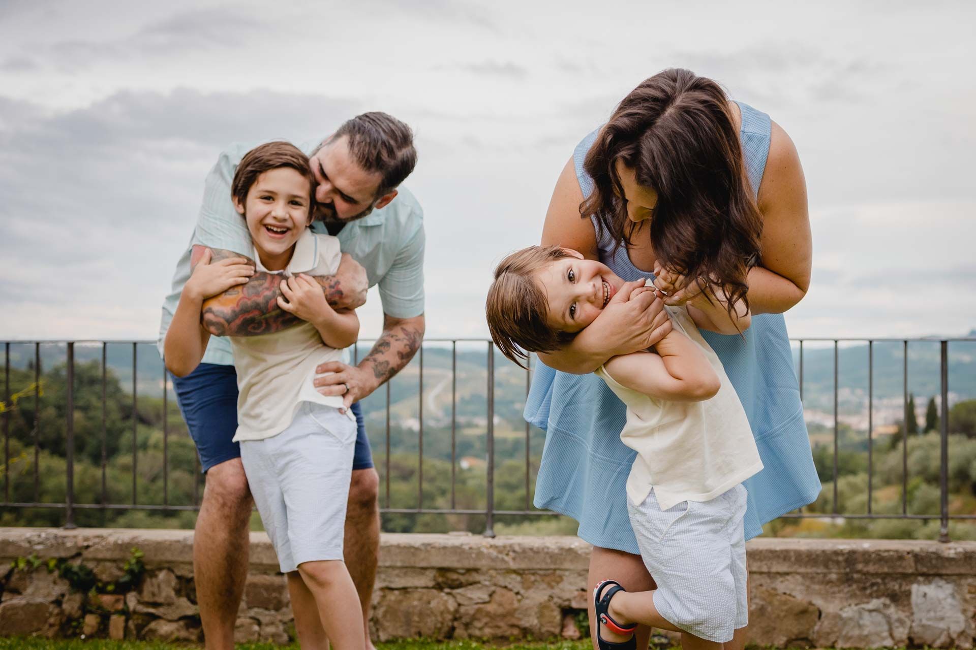 family photshoot tuscany