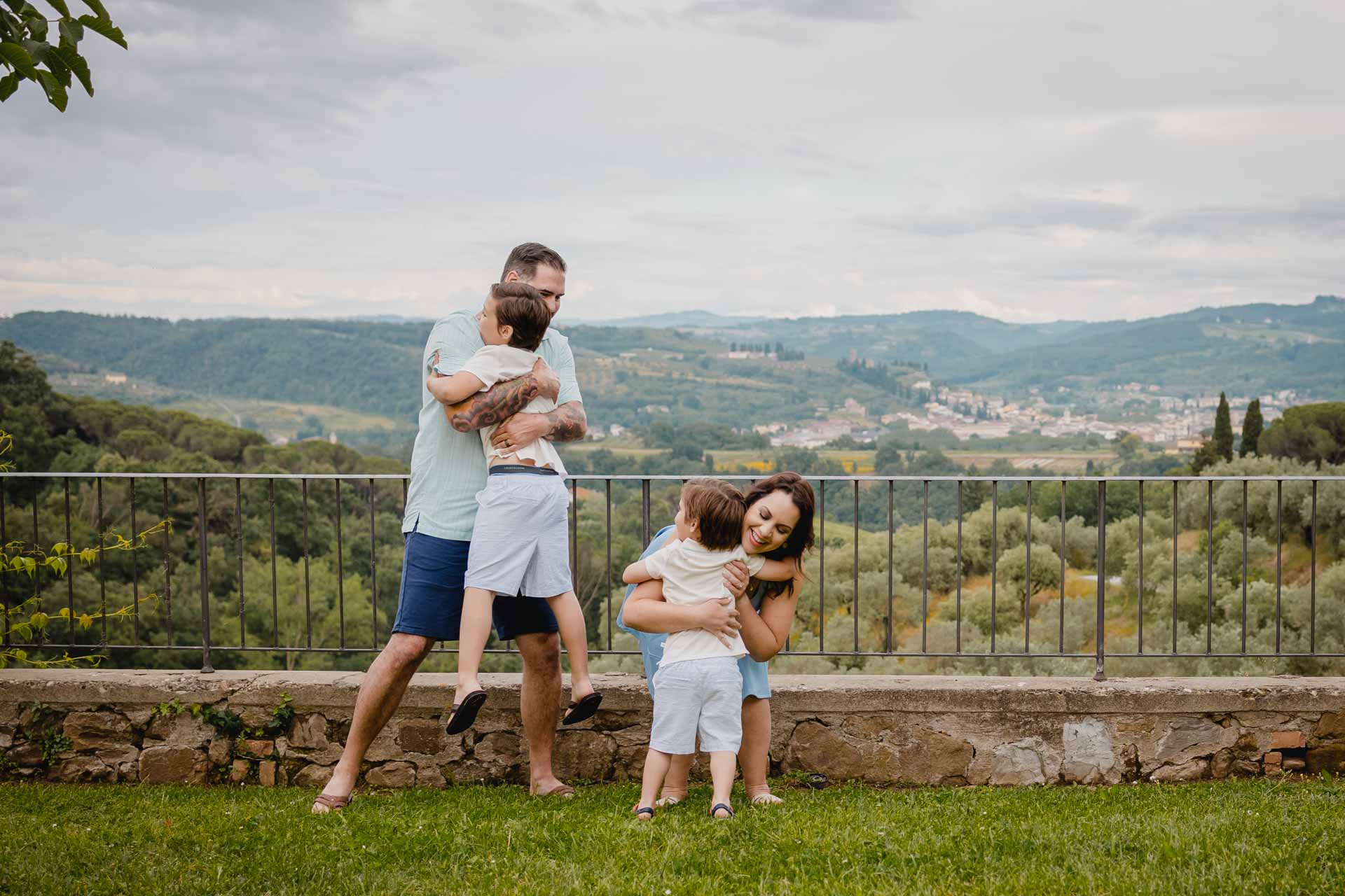 family photshoot tuscany