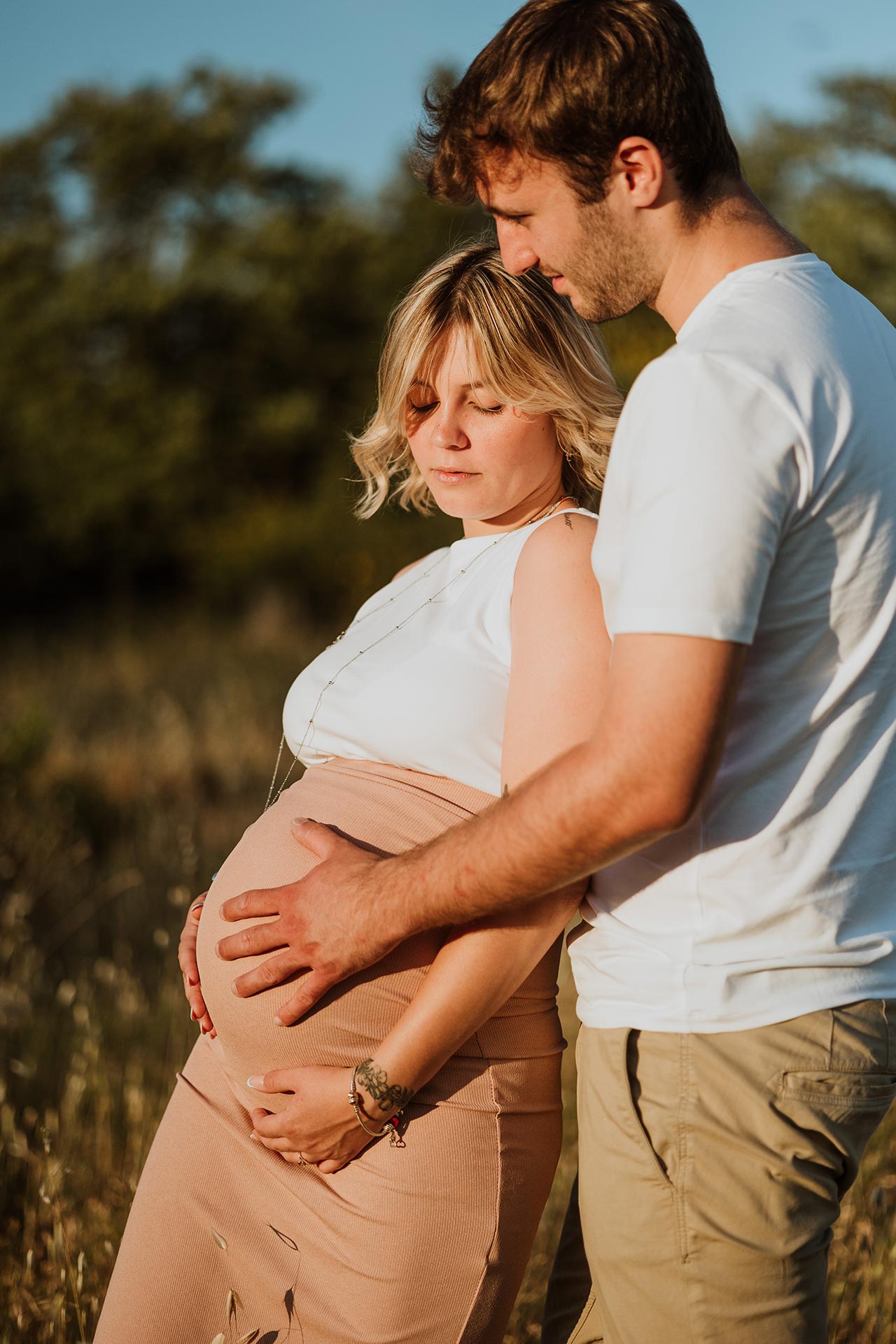 sunset maternity photo shoot tuscany