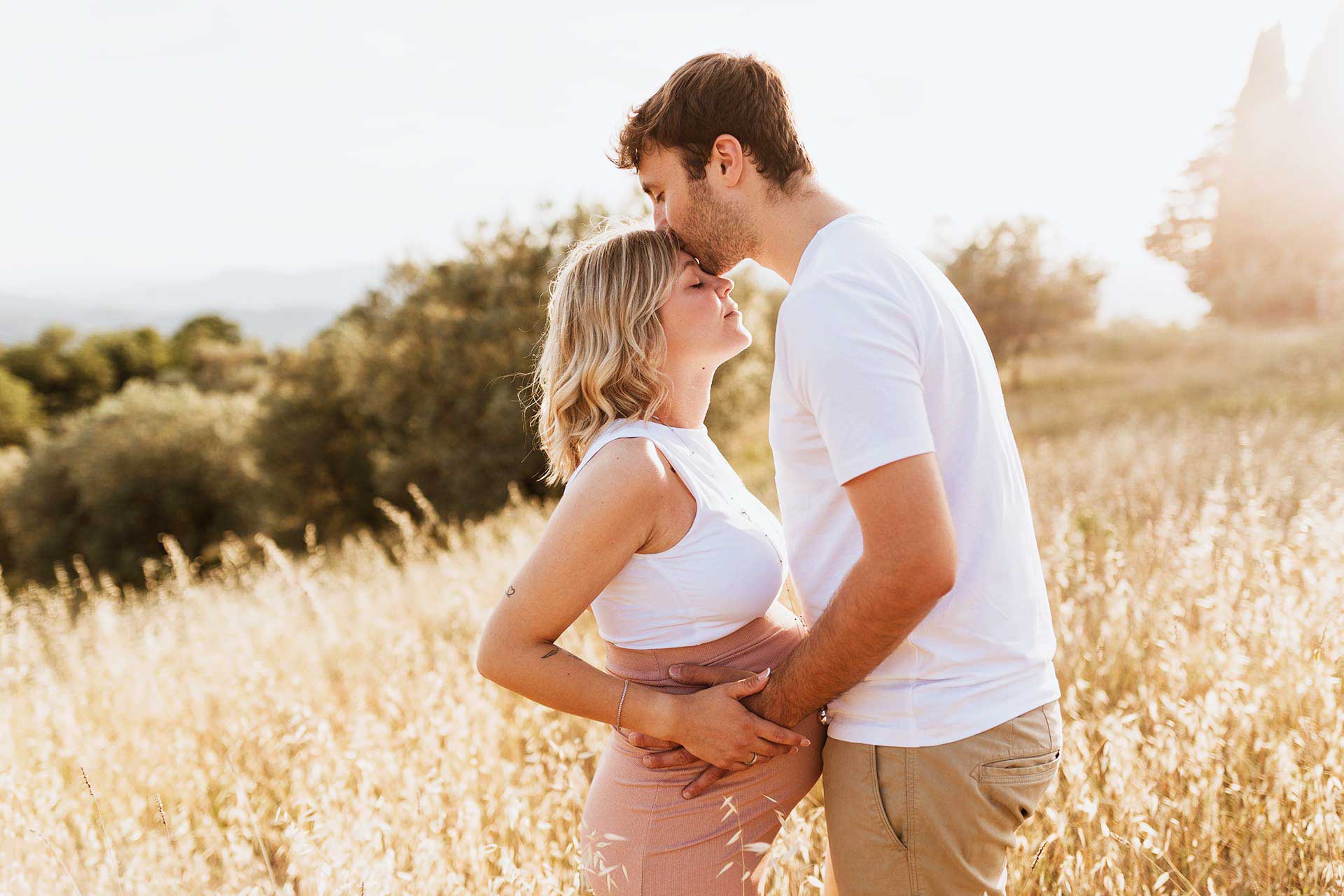 sunset maternity photo shoot tuscany