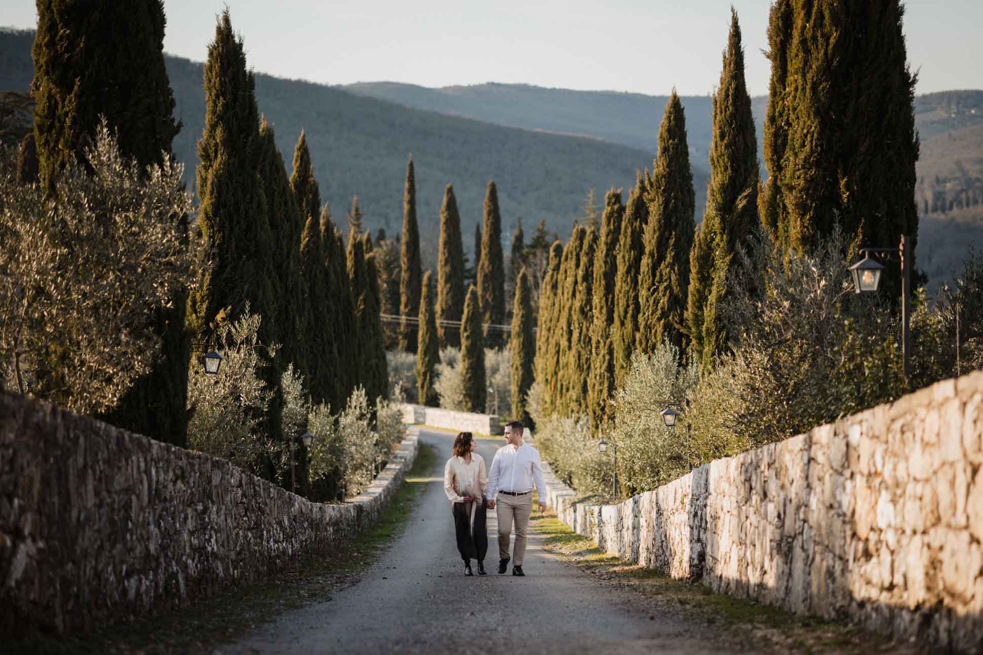 maternity photoshoot in castello di meleto tuscany