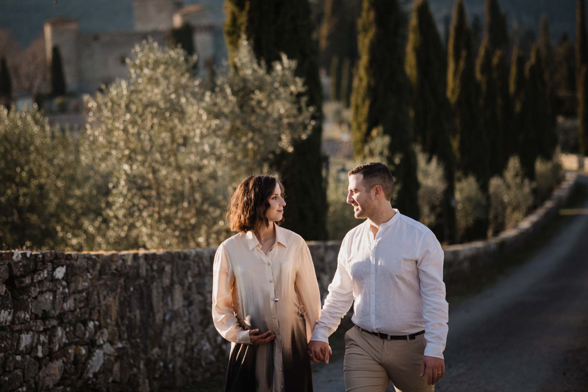 maternity photoshoot in castello di meleto tuscany