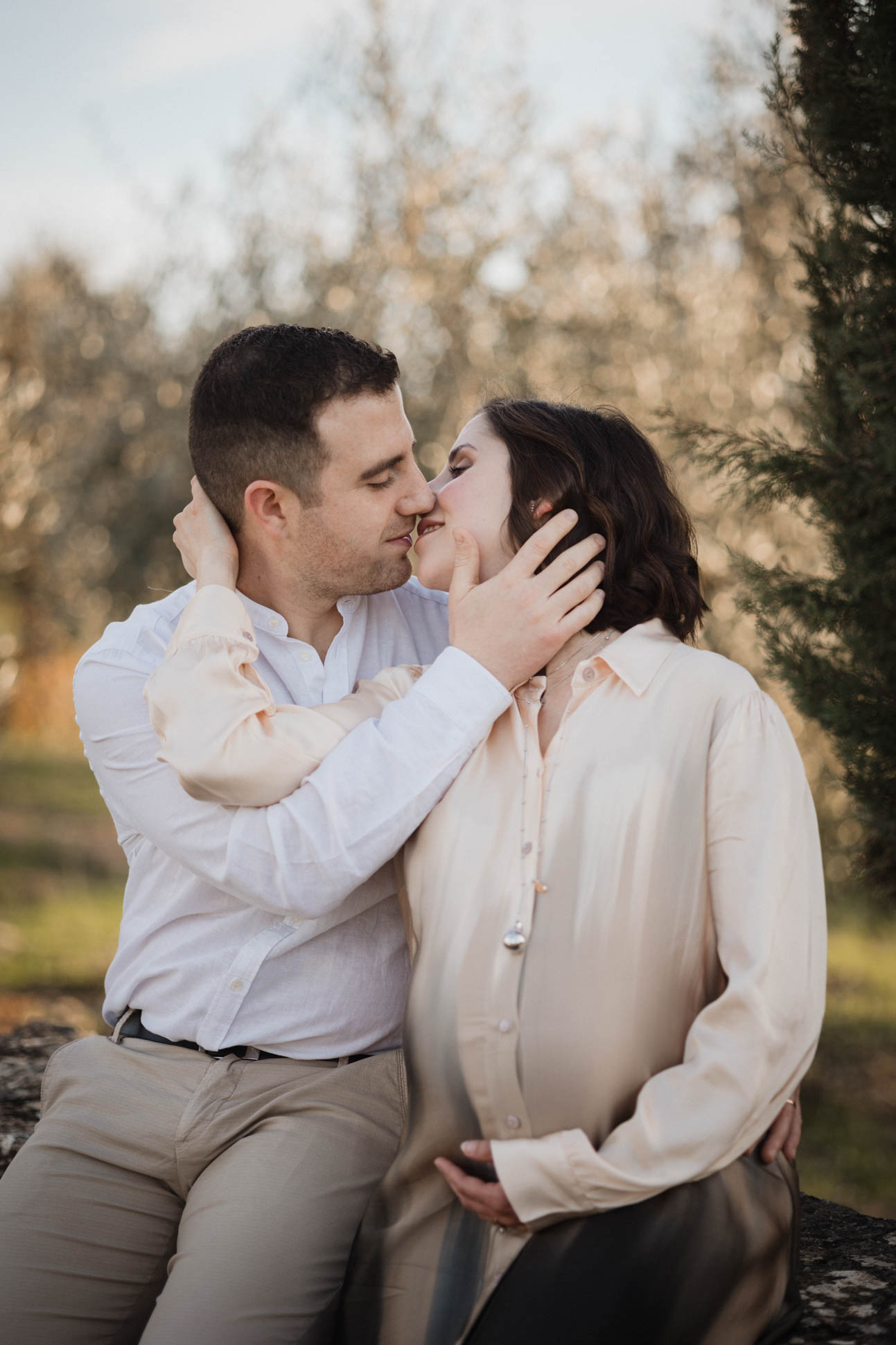 maternity photoshoot in castello di meleto tuscany