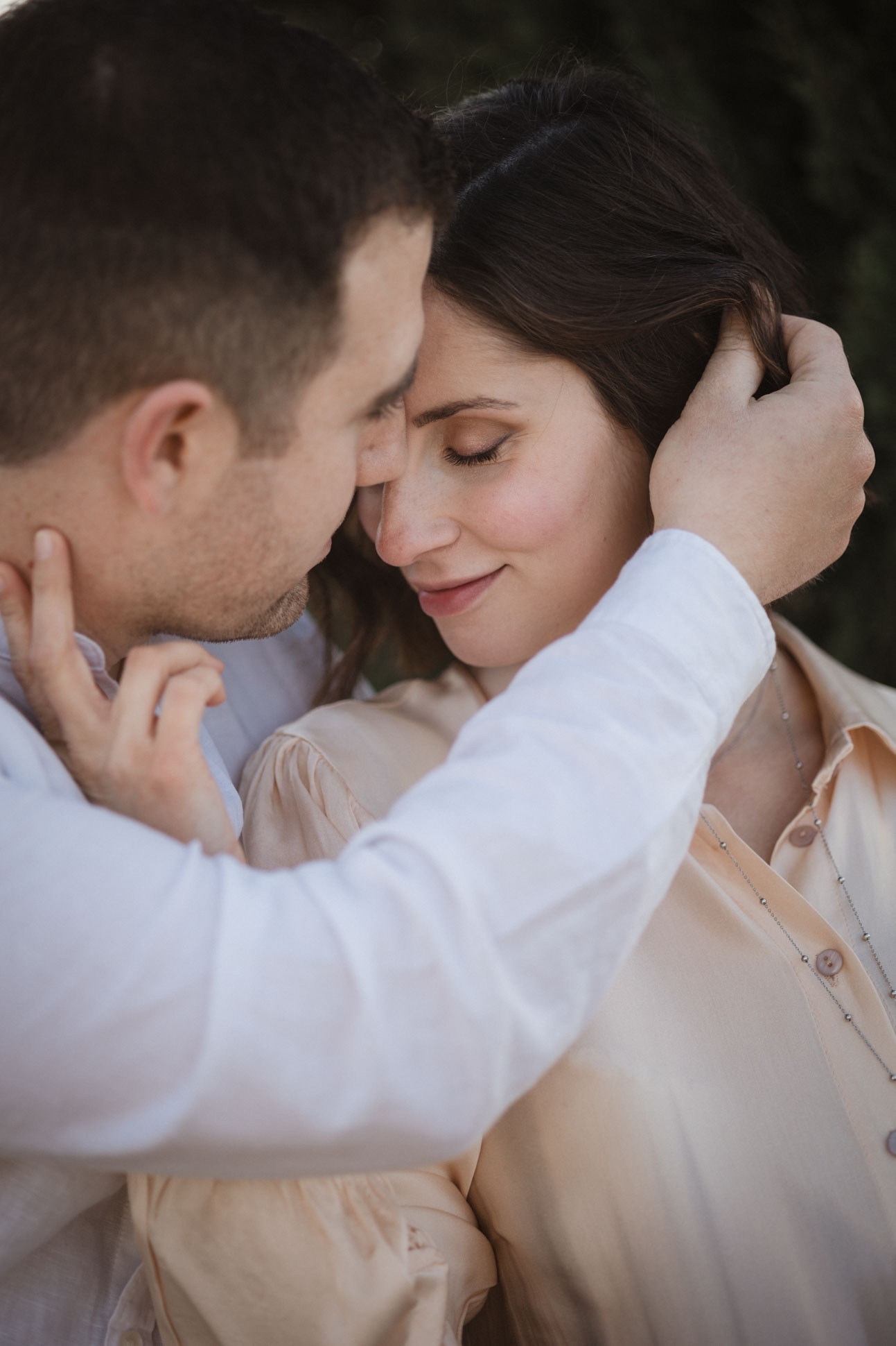 maternity photoshoot in castello di meleto tuscany