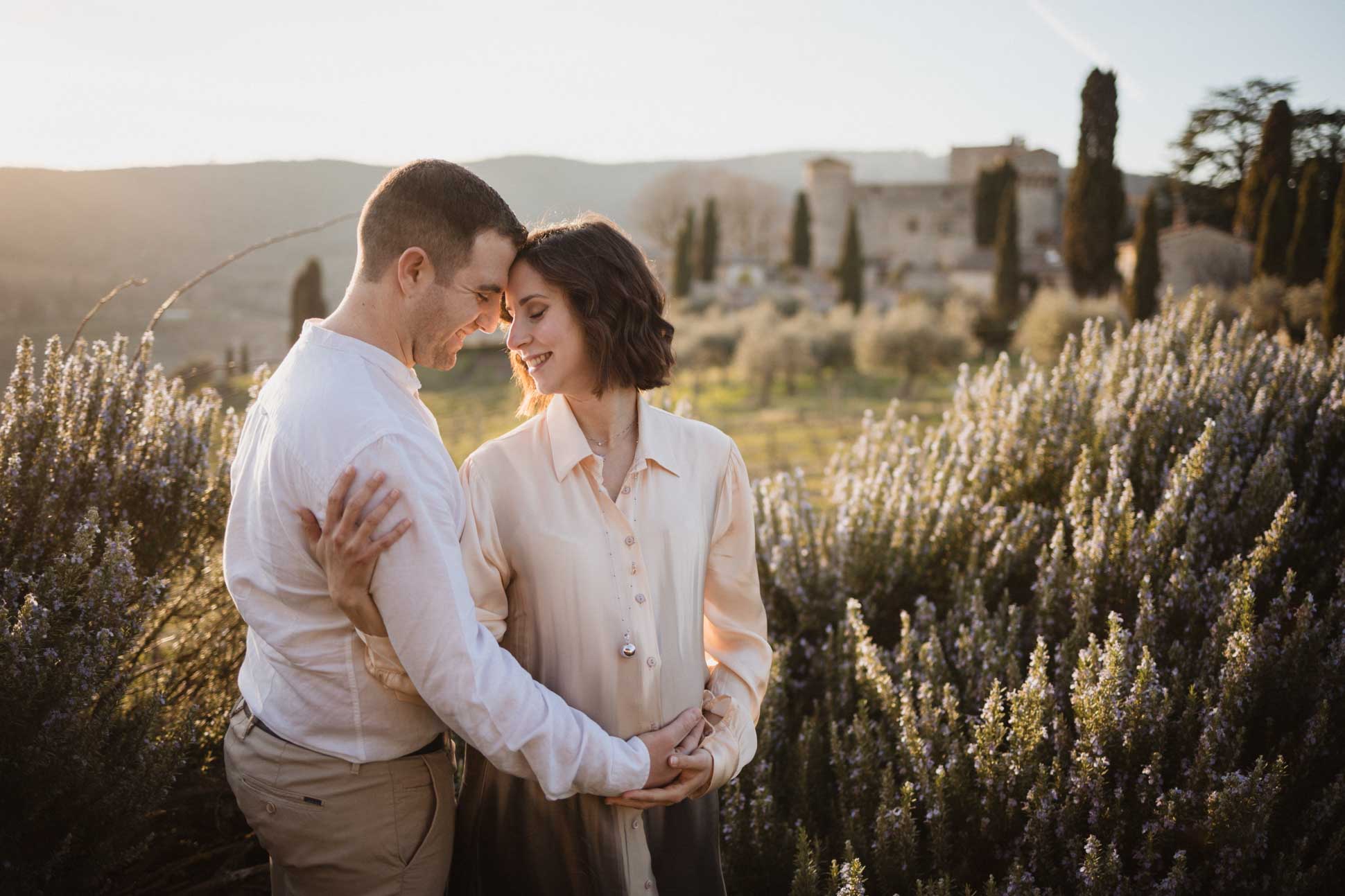 maternity photoshoot in castello di meleto tuscany