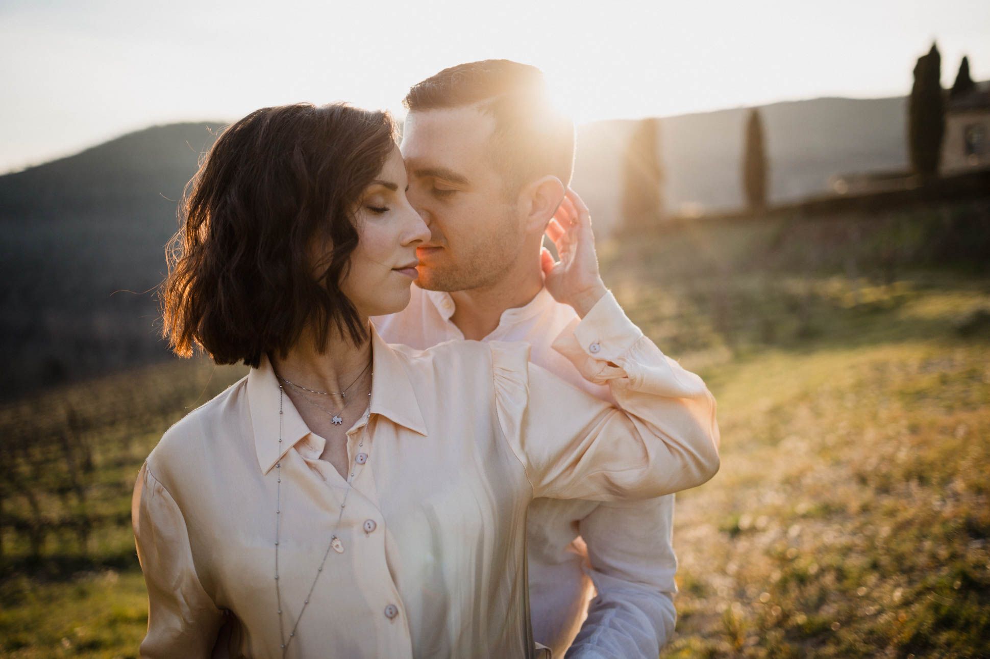 maternity photoshoot in castello di meleto tuscany