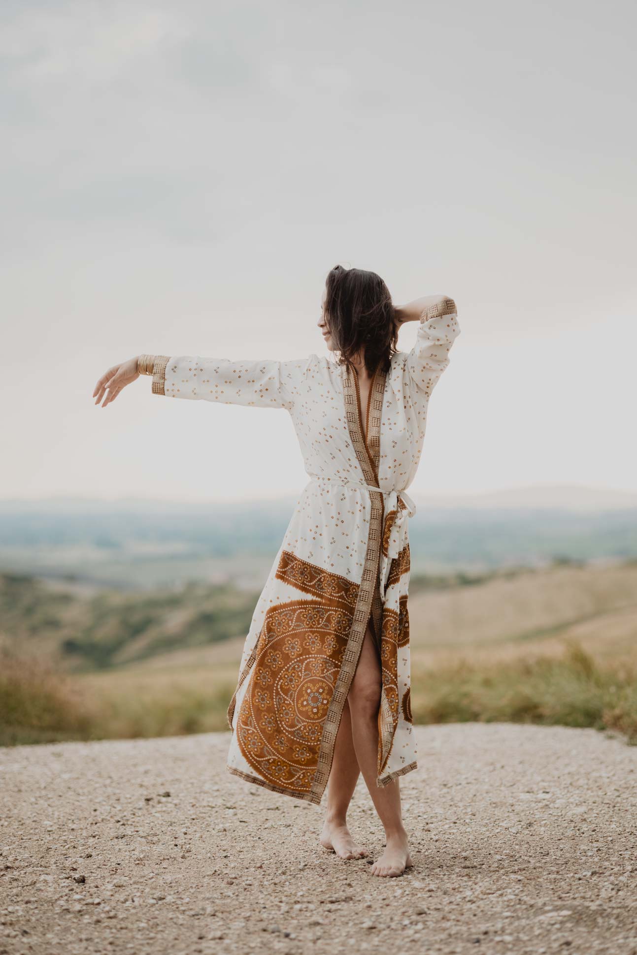 artistic intimate photo shoot in tuscany