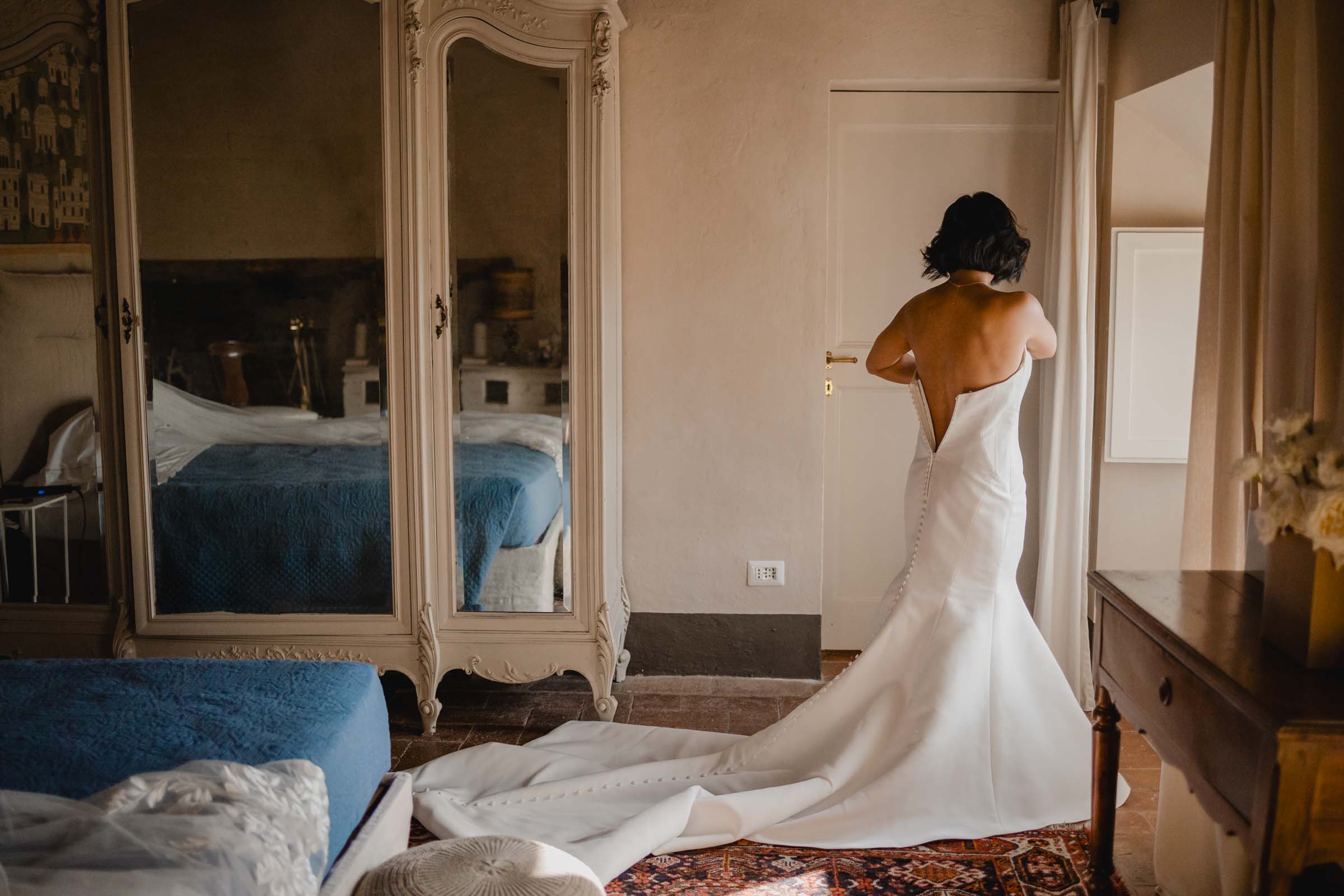 fabulously intimate elopement in tuscany