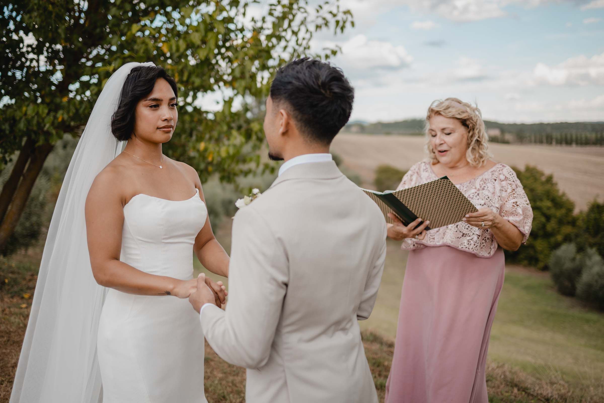 fabulously intimate elopement in tuscany