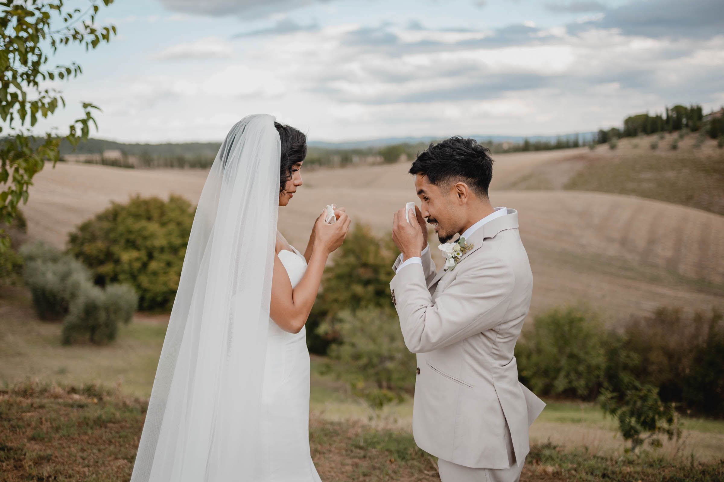 intimate elopement in tuscany