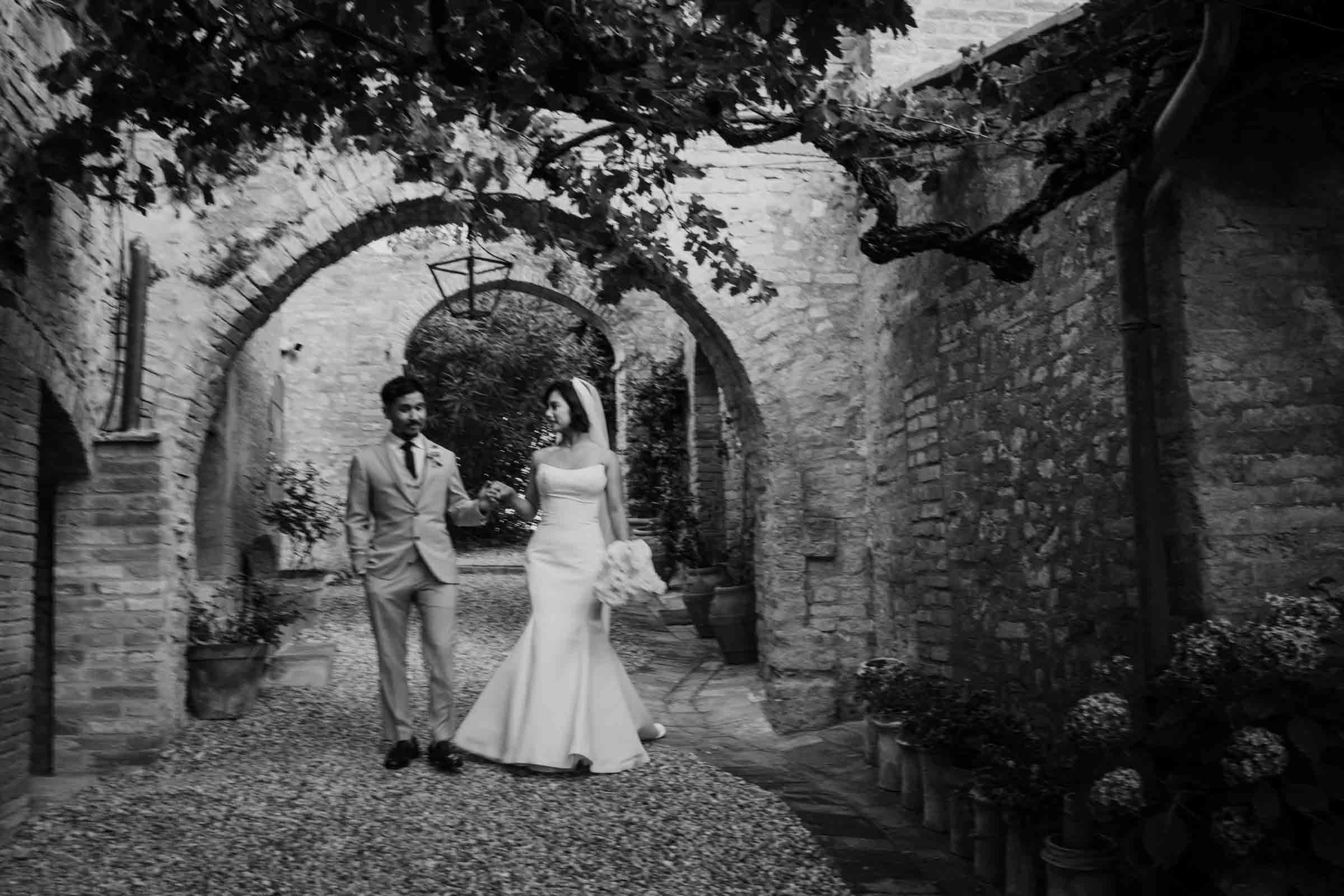 intimate elopement in tuscany