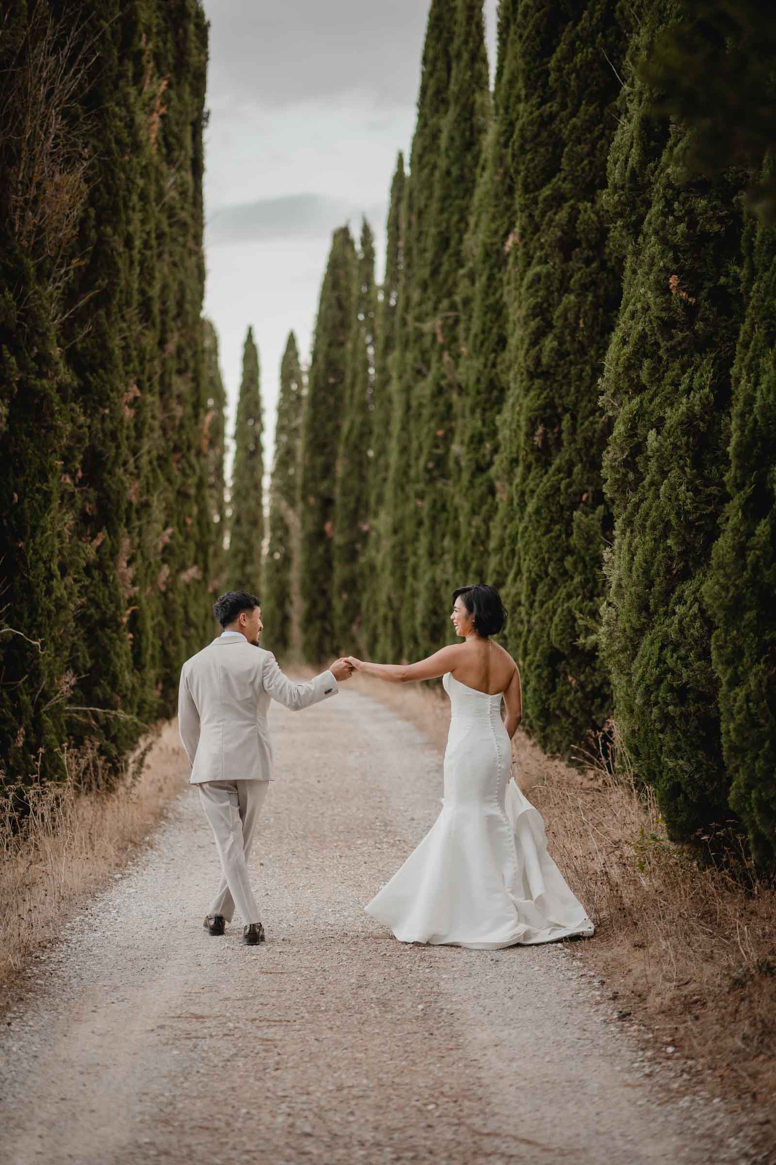 intimate elopement in tuscany